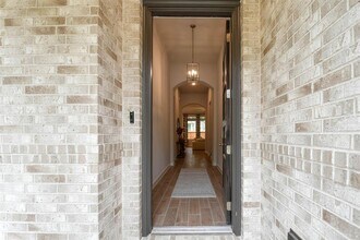 128 E Cascade Heights Dr in Montgomery, TX - Building Photo - Building Photo