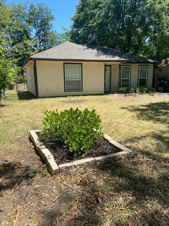 311 Marengo St in Cleburne, TX - Building Photo