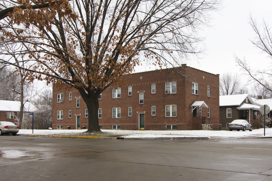 1335 Claytonia Ter in St. Louis, MO - Building Photo