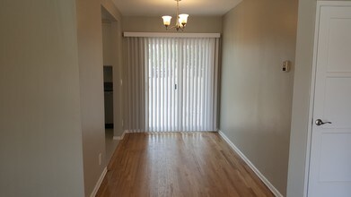 20021 Vanowen St in Los Angeles, CA - Building Photo - Building Photo