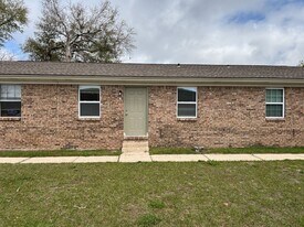 1102 Frankford Ave in Panama City, FL - Building Photo