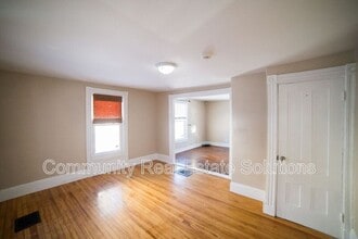 11 Cottage St in Bangor, ME - Building Photo - Building Photo