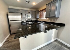4998 Tioga Pass Ave in Las Vegas, NV - Building Photo