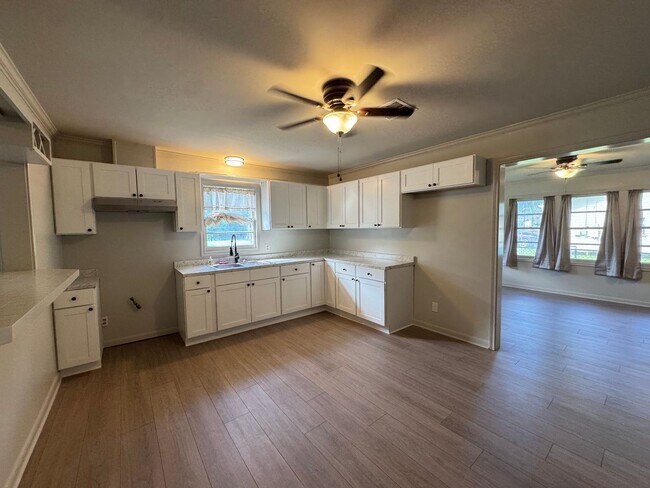 616 E 11th St in Crowley, LA - Building Photo - Building Photo