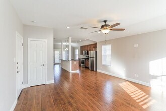 802 Pangburn St in Grand Prairie, TX - Building Photo - Building Photo