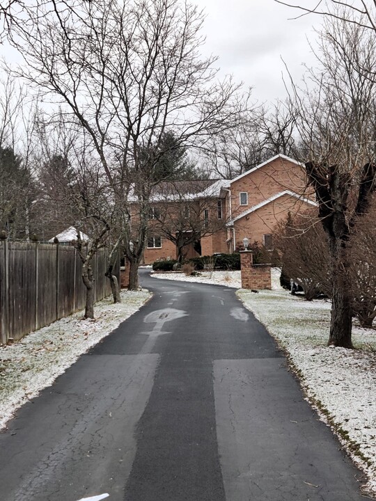 12 Shamrock Cir in Latham, NY - Building Photo