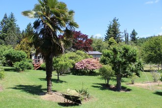 Endicott Gardens in Gold Beach, OR - Building Photo - Building Photo