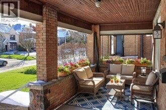 22 Blake St in Hamilton, ON - Building Photo - Building Photo