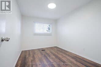 796 Thistle Down Ct in Mississauga, ON - Building Photo - Building Photo