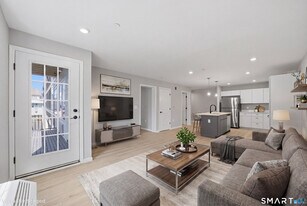 589 Bedford St in Stamford, CT - Building Photo