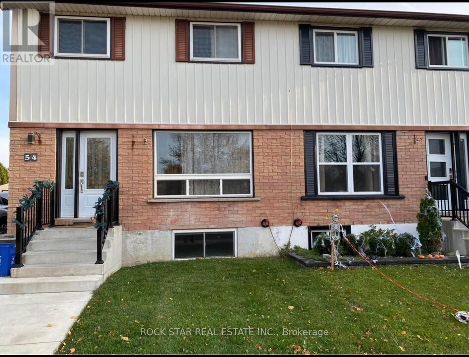 54 Nordale Crescent in Hamilton, ON - Building Photo