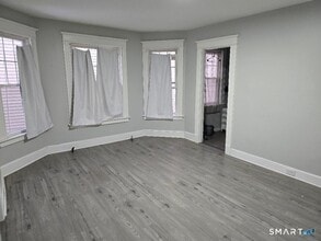 268 Pine St in Waterbury, CT - Building Photo - Building Photo