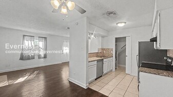 900 Taulbee Ln in Austin, TX - Building Photo