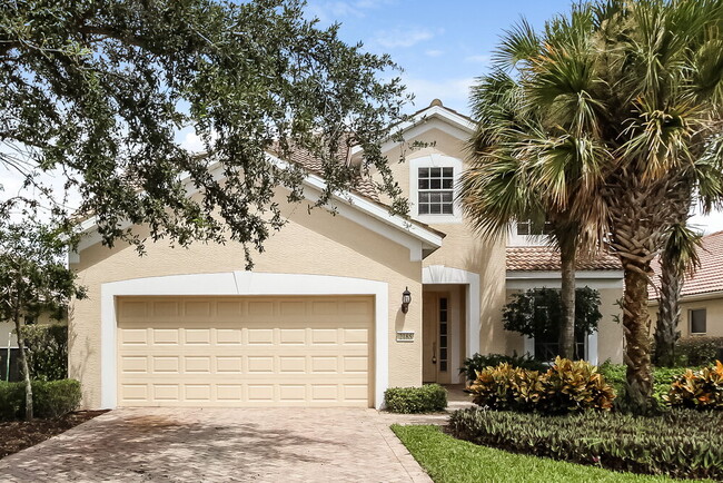 property at 2185 Fairmont Ln