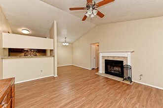 13302 Lyndhurst St in Austin, TX - Building Photo - Building Photo