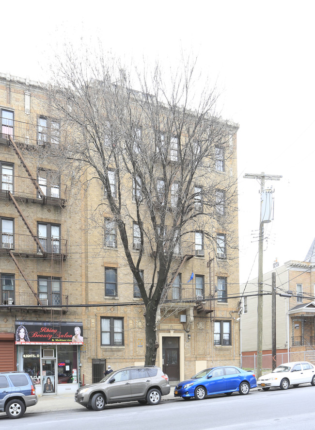 520 Morris Park Ave in Bronx, NY - Building Photo - Building Photo