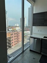151 SE 1st St, Unit 1410 in Miami, FL - Building Photo