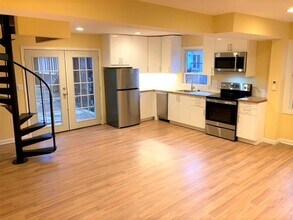 3707 Lawrence Ave, Unit Cottage in Kensington, MD - Foto de edificio - Building Photo