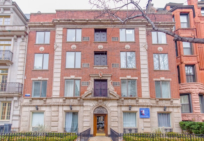 property at 1504 N Dearborn Pkwy
