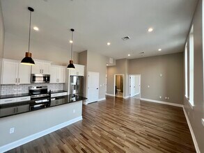 29 E Northampton St, Unit 203 in Wilkes-Barre, PA - Building Photo - Building Photo