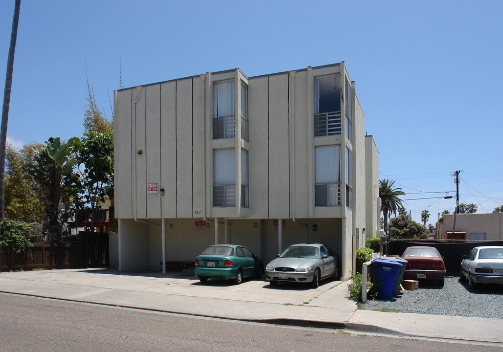 121 Elder Ave in Imperial Beach, CA - Building Photo