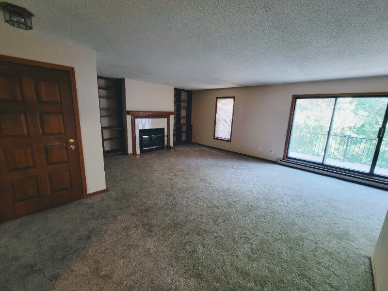 737 Larpenteur Ave E in St. Paul, MN - Building Photo