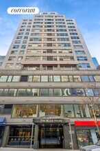 200 E 58th St in New York, NY - Building Photo - Building Photo