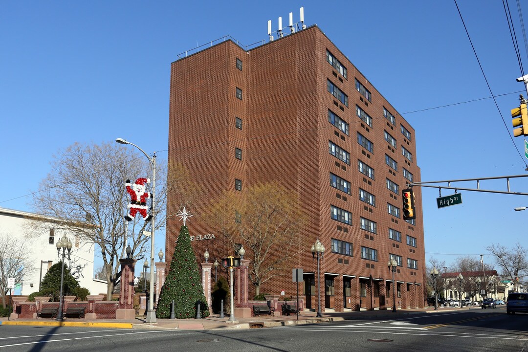 122 E Main St in Millville, NJ - Building Photo