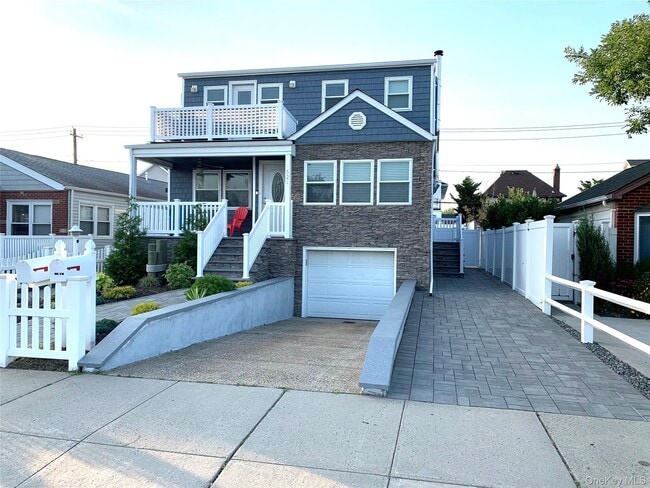 521 W Park Ave in Long Beach, NY - Building Photo - Building Photo