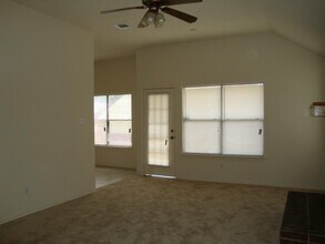 1007 Black Locust Drive West in Pflugerville, TX - Building Photo - Building Photo