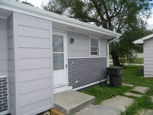 904 SE 10th St in Des Moines, IA - Foto de edificio - Building Photo