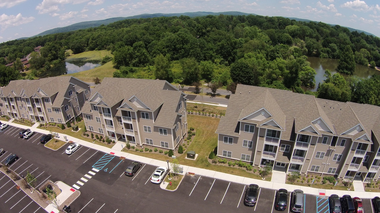 Twin Ponds at Clinton in Clinton, NJ - Building Photo