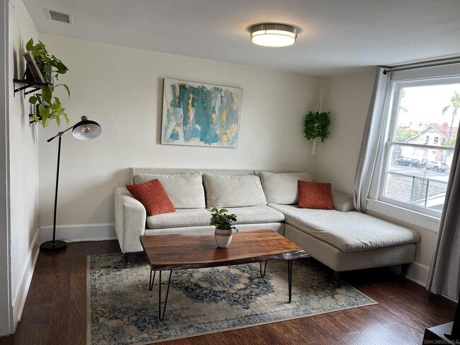 1525 Monroe Ave in San Diego, CA - Building Photo - Building Photo