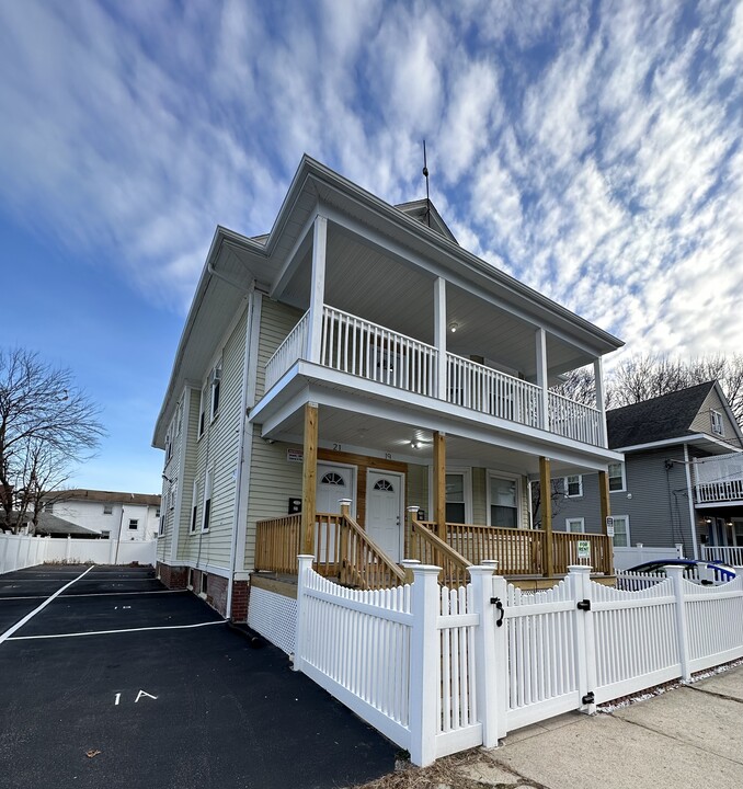 21 Radcliffe Ave in Providence, RI - Building Photo