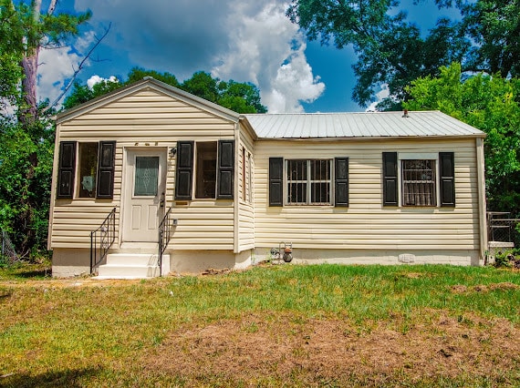 property at 608 40th Pl