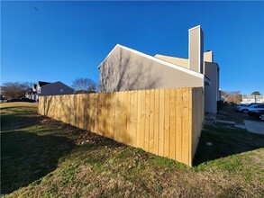 3925 Morning Light Ln in Virginia Beach, VA - Building Photo - Building Photo