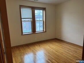121-123-123 Ridge Rd in North Arlington, NJ - Building Photo - Building Photo