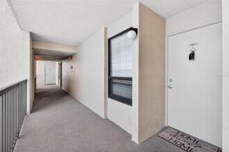 2616 Cove Cay Dr in Clearwater, FL - Building Photo - Building Photo