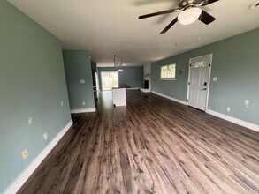 200 N Willow Ln in Jacksonville, NC - Building Photo - Building Photo