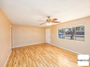 1042 E Main St in Mesa, AZ - Building Photo - Building Photo