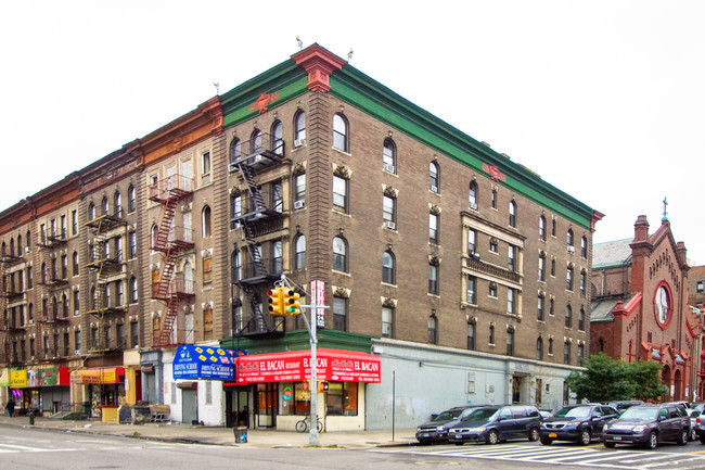 2112 Amsterdam Ave in New York, NY - Building Photo - Building Photo