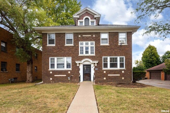 property at 318 W Columbia Ave