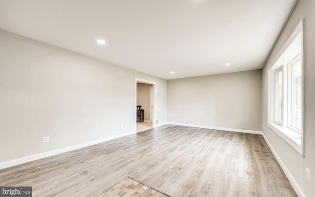 4005 Lees Corner Rd in Chantilly, VA - Building Photo - Building Photo