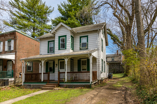 957 Glenbrook Ave in Bryn Mawr, PA - Building Photo - Building Photo