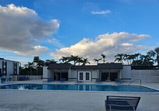5122 NW 79th Ave in Doral, FL - Building Photo - Building Photo