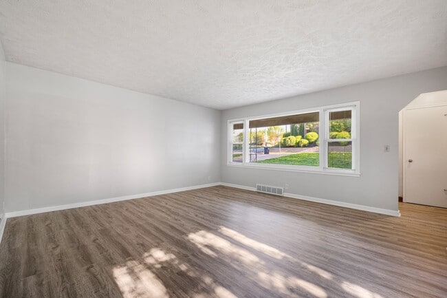 6602 Western Ave in Omaha, NE - Building Photo - Building Photo