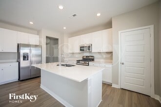 2285 S Bingham Pl in New Palestine, IN - Foto de edificio - Building Photo