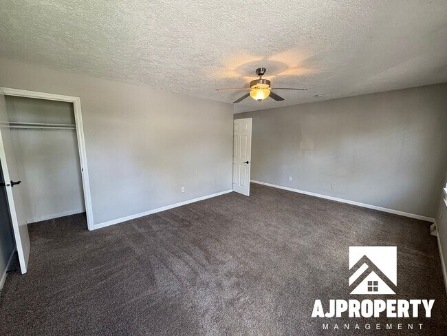 3302 S Lincoln Ave in Sioux Falls, SD - Building Photo - Building Photo