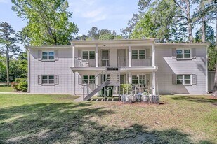 106 County Rd S-18-342 in Summerville, SC - Building Photo