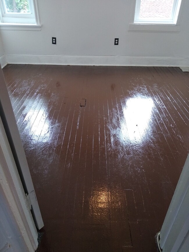 property at 808 W Schiller St